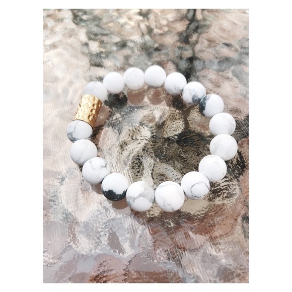 Jewelry - White marble beaded bracelet